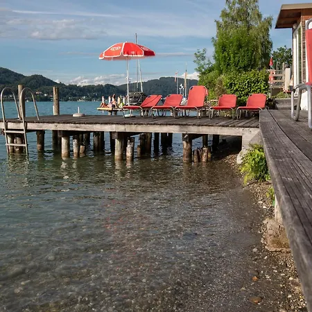 Lakeside In *