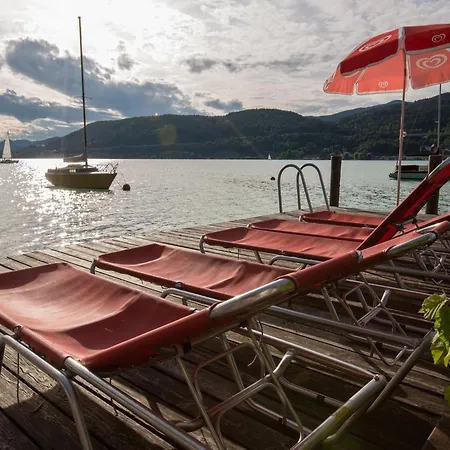 Lakeside In Chalet *